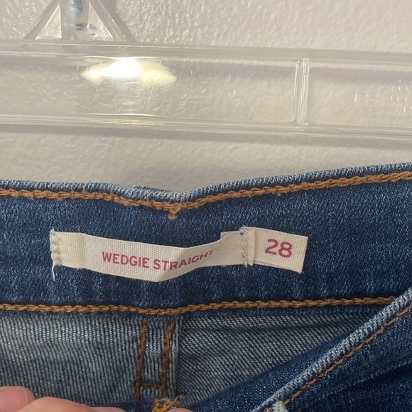 Levi’s Wedgie High Rise Straight Leg Button Fly Jeans - Picture 3 of 7